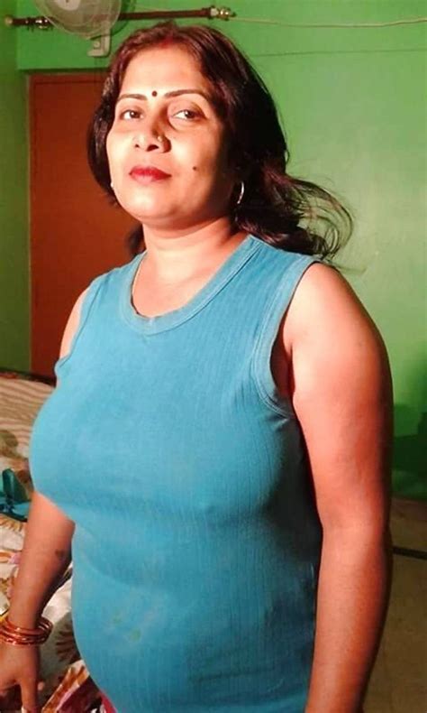 59 Desi big ass mallu aunty pics